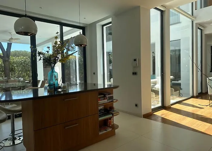 Luxury Tagmara Elviria *